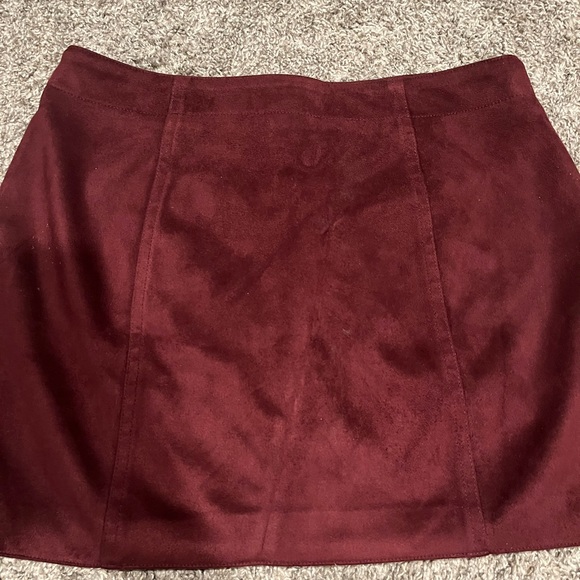 Womens maroon suede skirt - Picture 3 of 4
